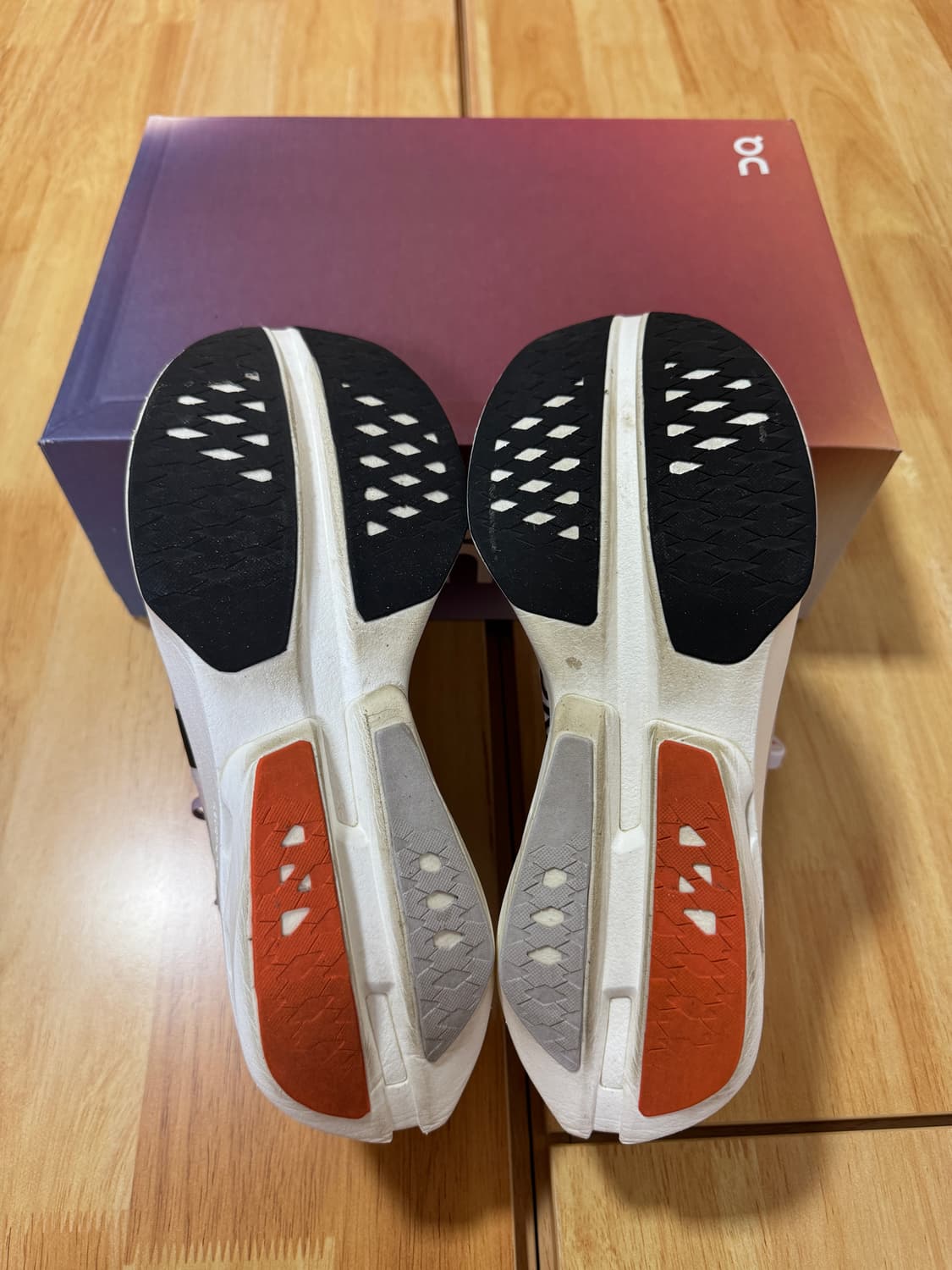 [260] 온 러닝 클라우드붐 스트라이크 화이트 플레임 상품이미지6