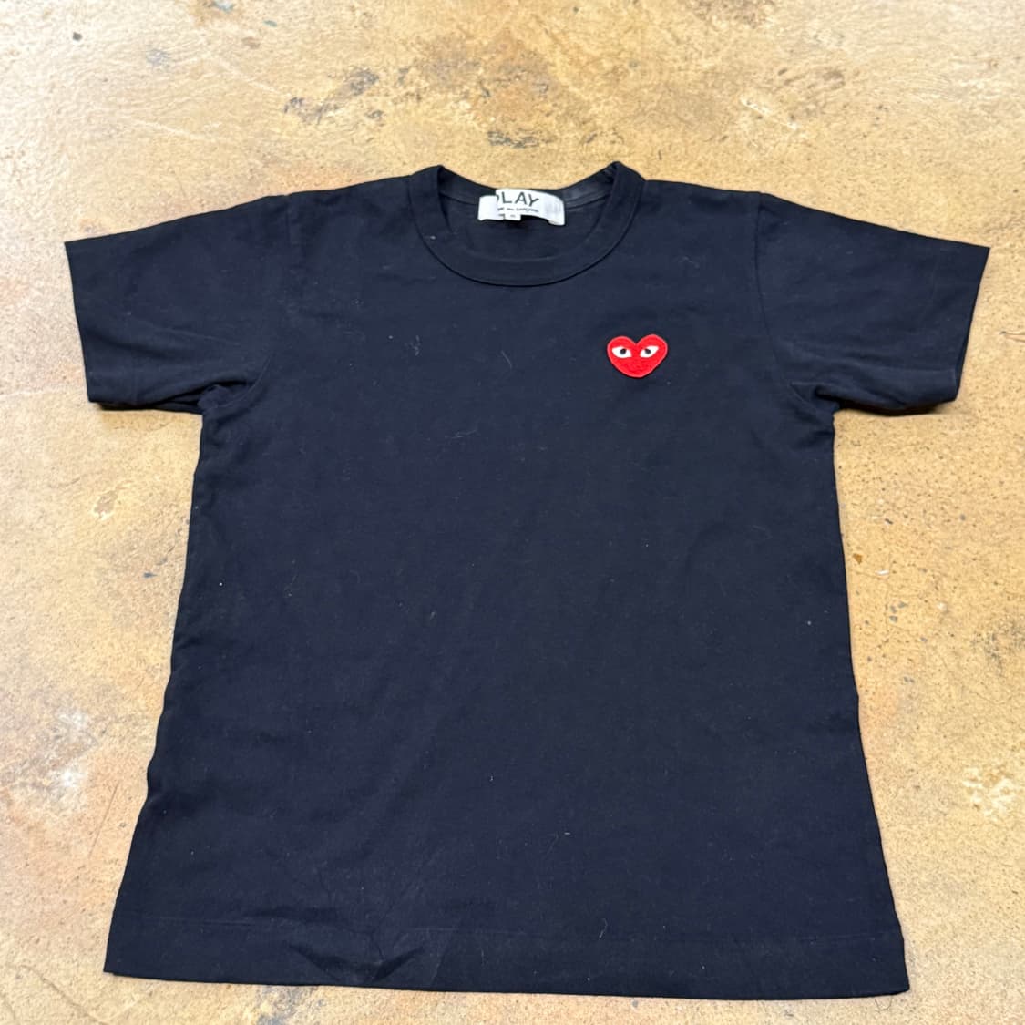 꼼데가르송 블랙 로고 반팔티셔츠 상품이미지2