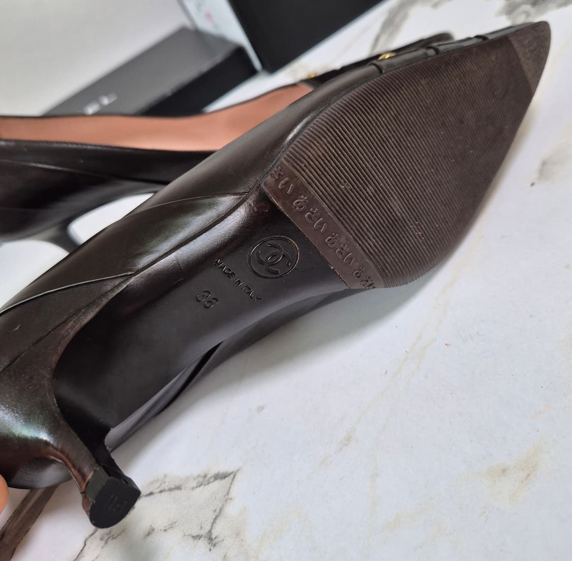 (정품) 샤넬 다크 브라운 가죽 힐 펌프스 36 상품이미지7