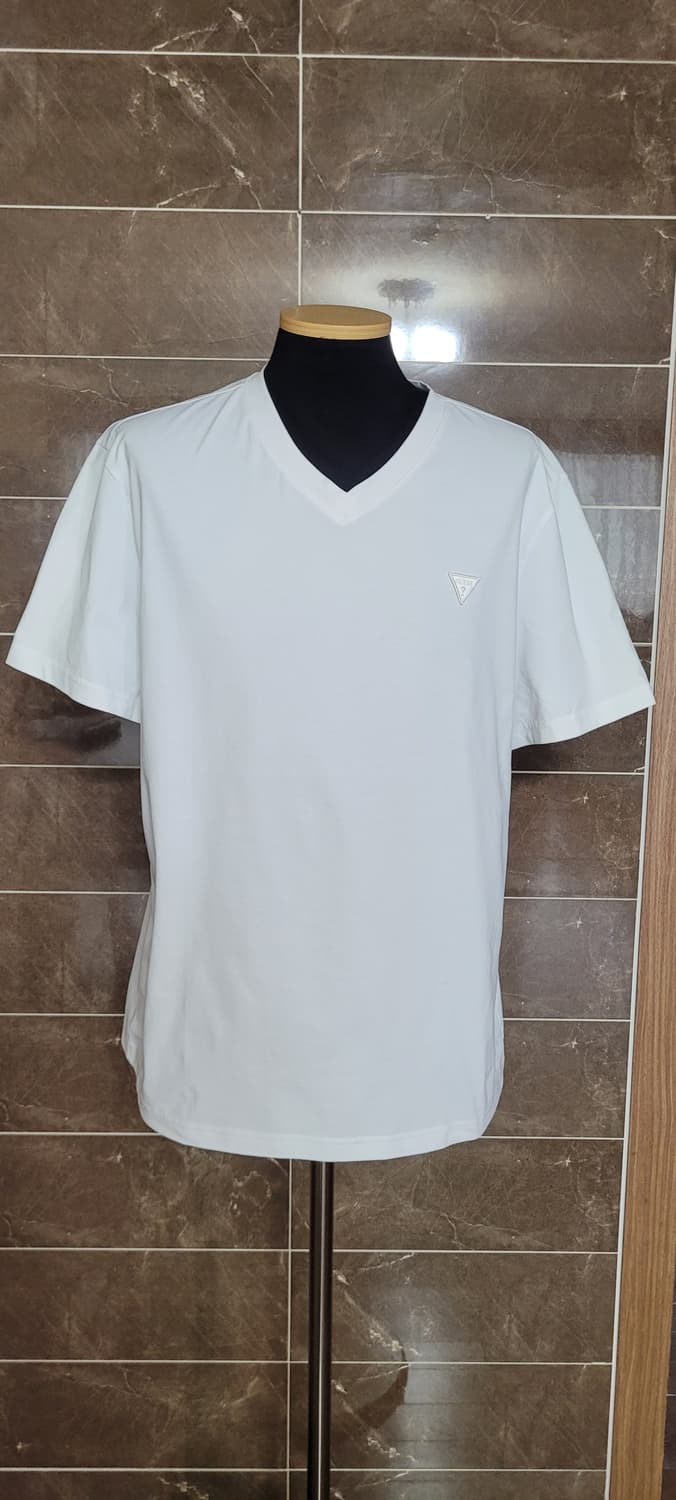 (남성105사이즈)게스 화이트 V넥 반팔 티셔츠(탄력.시원함) 상품이미지1