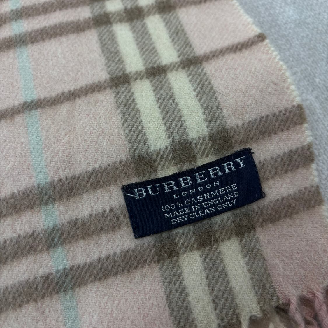 버버리 노바체크 핑크 캐시미어 머플러 상품이미지3