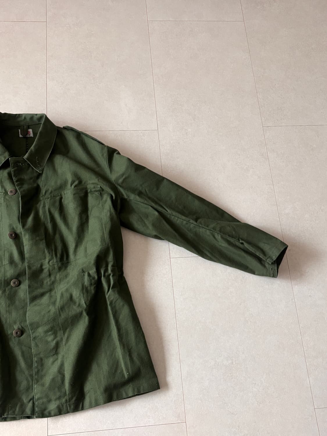 겉은 미니멀, 속은 밀리터리. 스웨덴 빈티지 자켓 L 상품이미지2