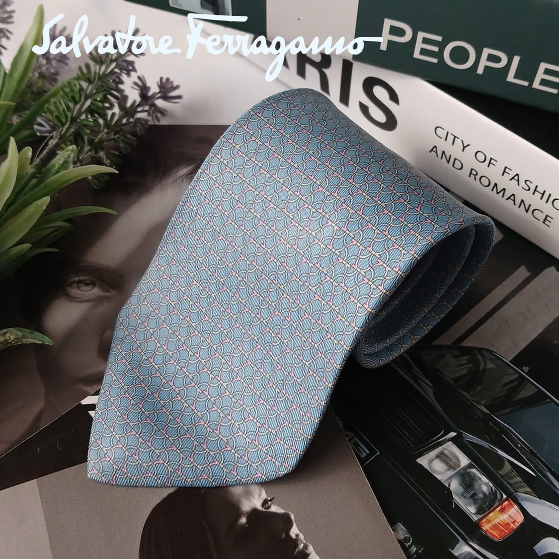 살바토레 페라가모 실크 블루 패턴 넥타이 8cm B등급 E725
 상품이미지2