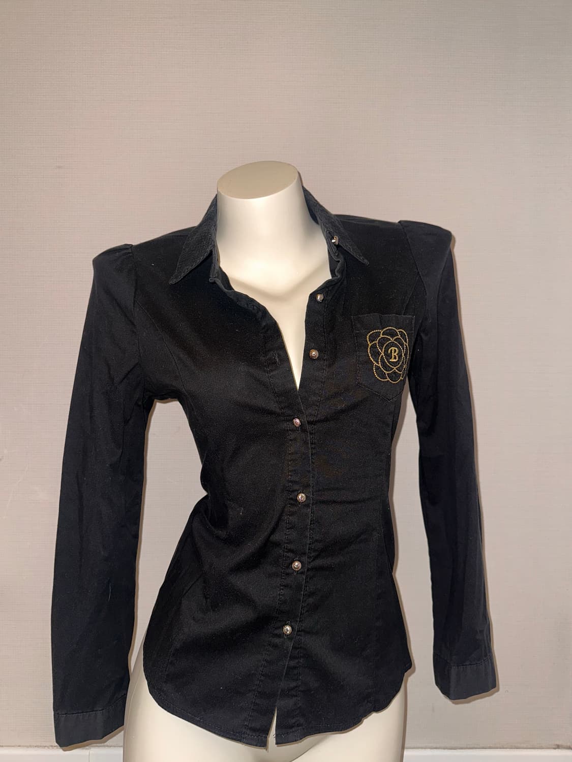 빈티지 슬림핏 블랙 셔츠 상품이미지4