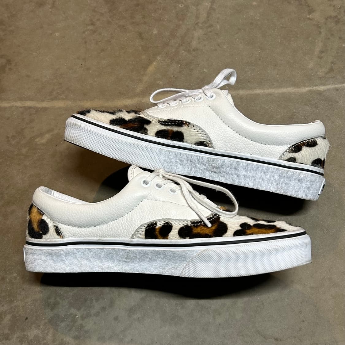 250) 반스 에라 트루 화이트 카프헤어 송치 레오파드 스니커즈 상품이미지4