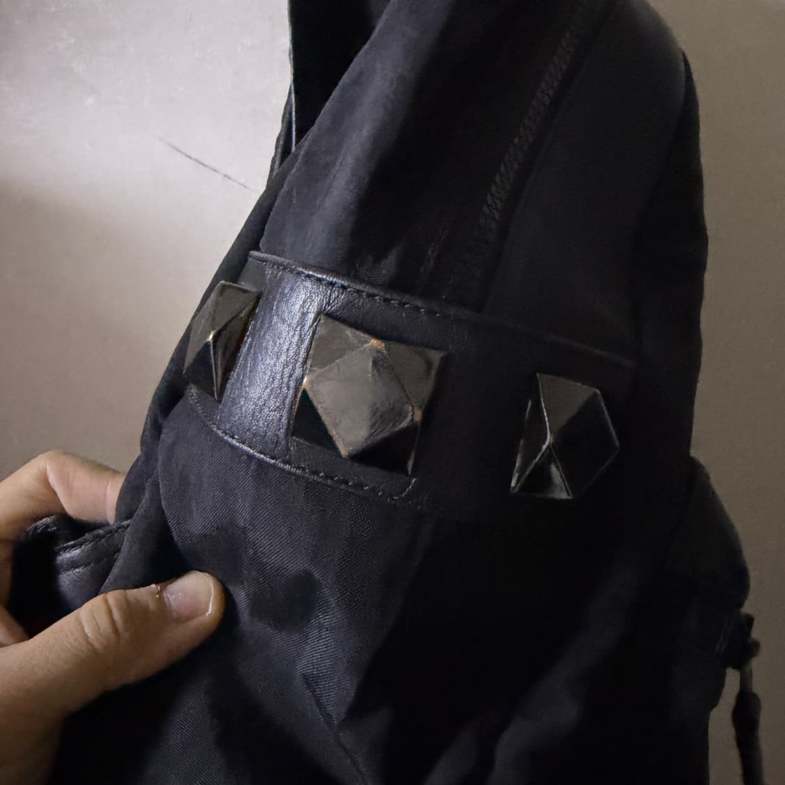 MCM 엠씨엠 나일론 트윌 백팩 블랙 상품이미지4