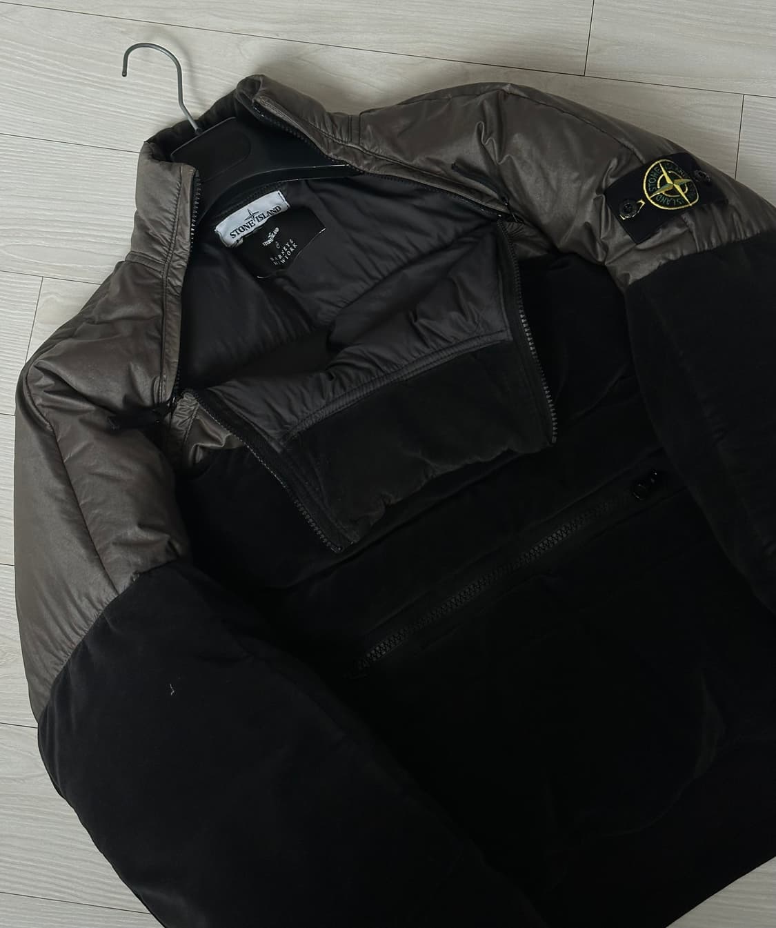 스톤아일랜드 x 바니스뉴욕 벨벳 아노락 L(105) 블랙 상품이미지6