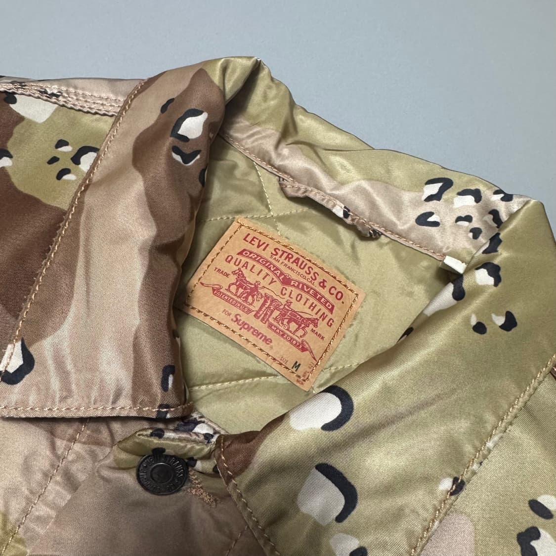 슈프림 X 리바이스 19fw week9 초콜릿칩 카모 퀄팅 트러커 자켓 상품이미지3