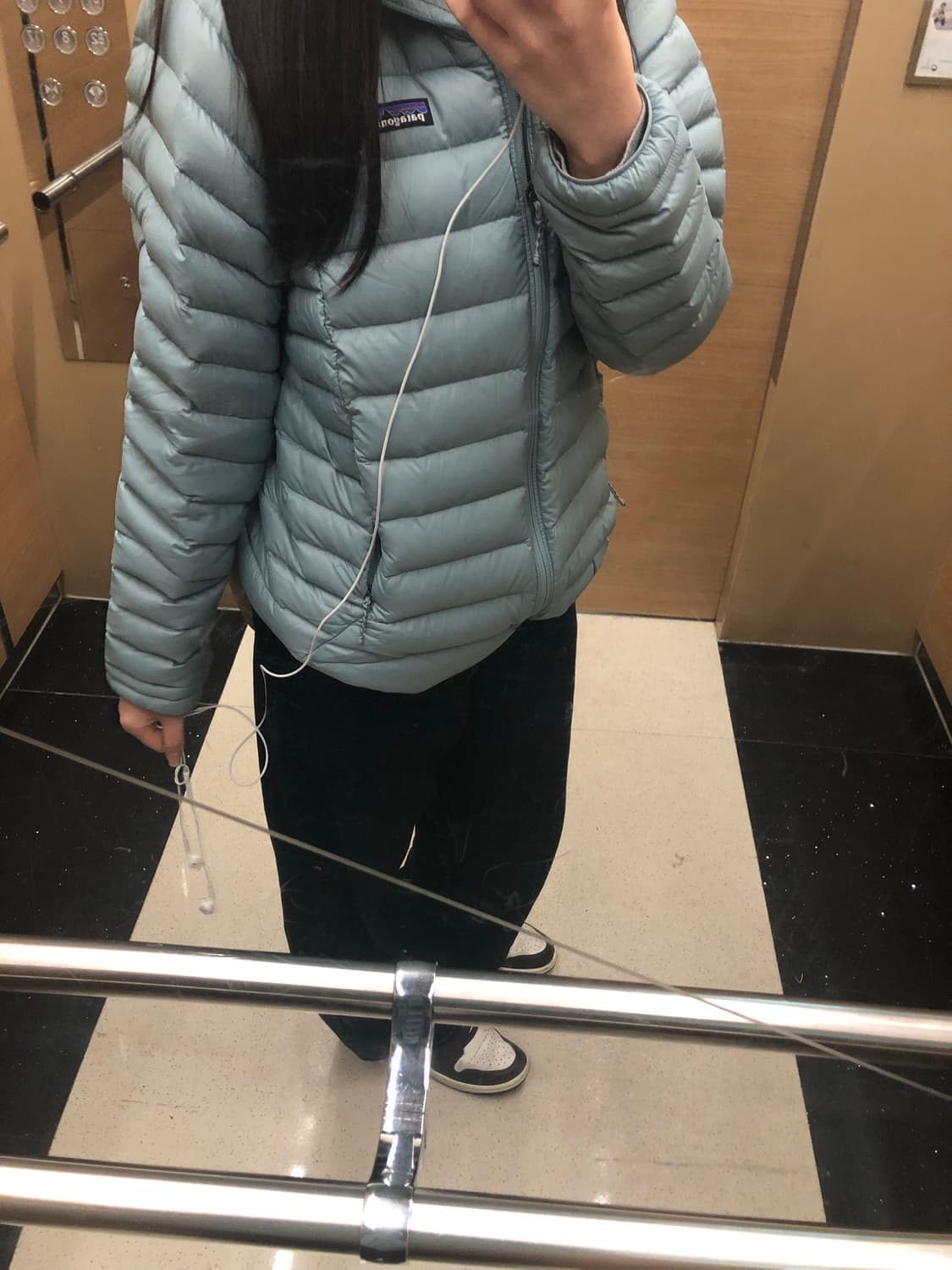 파타고니아 경량패딩 상품이미지1