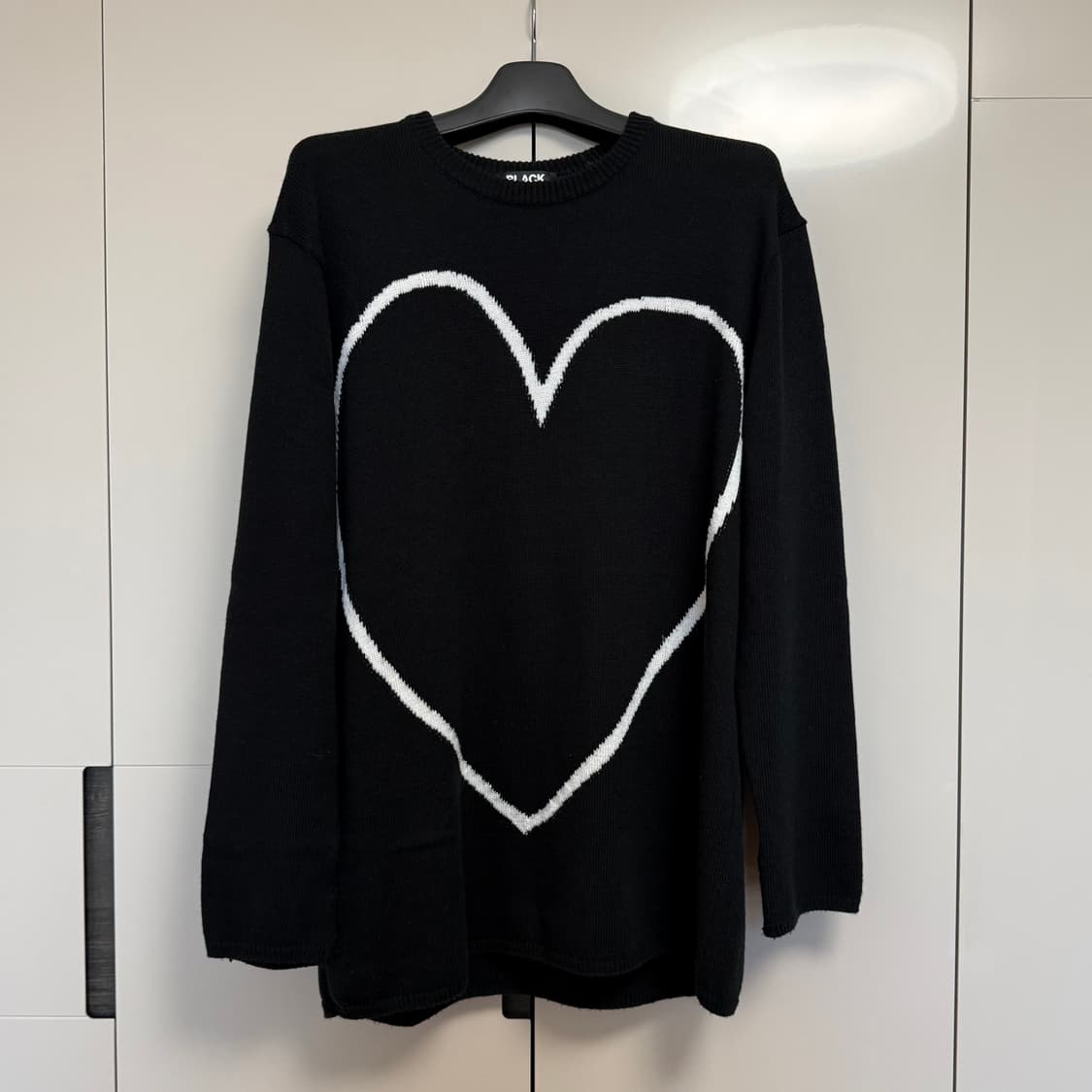 M 꼼데가르송 블랙 하트 인타르시아 오버사이즈 니트 스웨터 상품이미지1