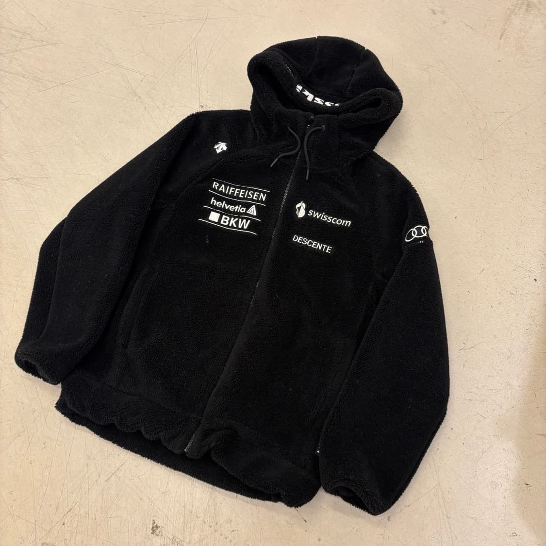 데상트 스키 스폰서 플리스 집업 상품이미지1