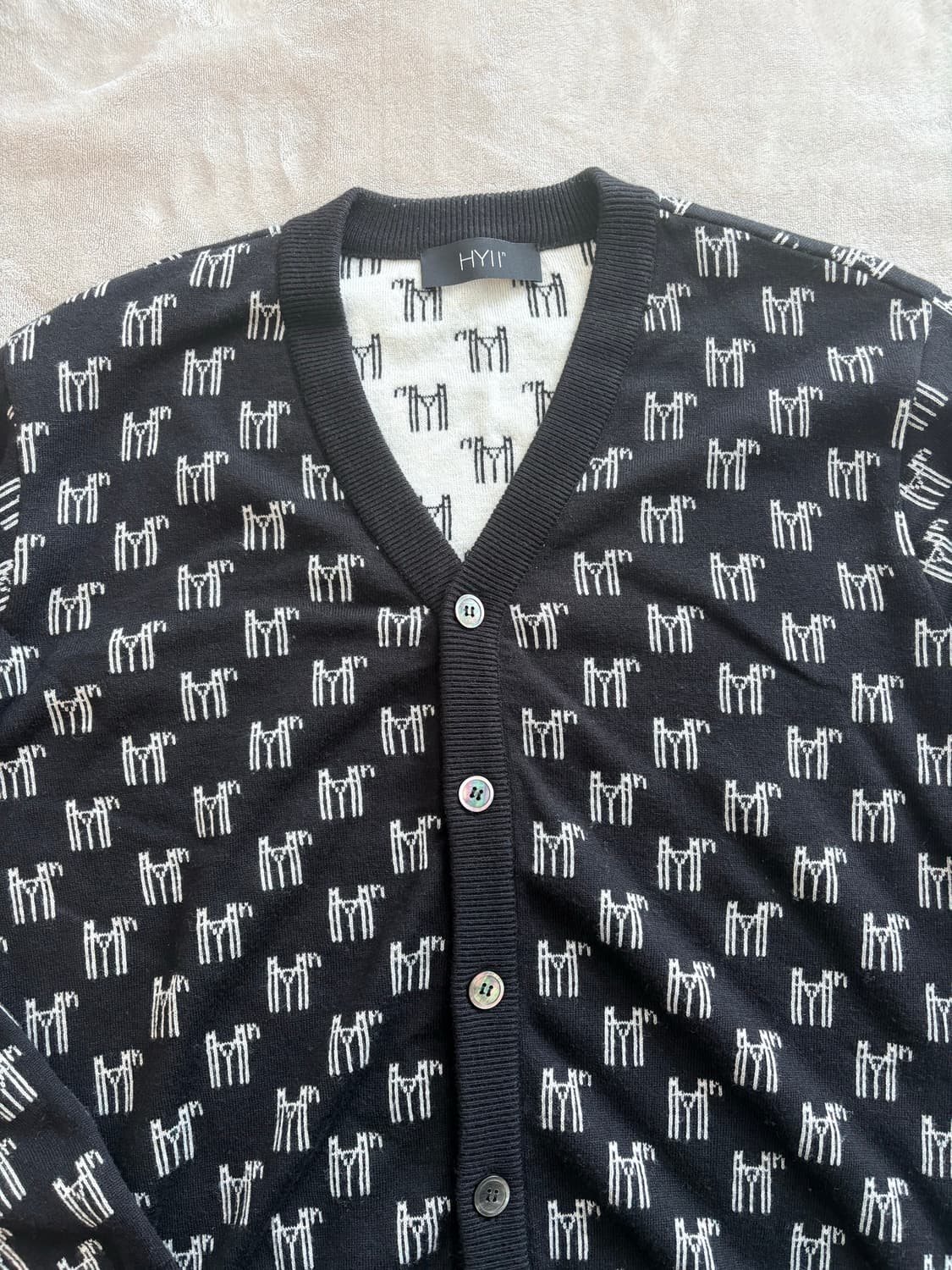 하이투 모노그램 자가드 가디건 블랙 상품이미지2