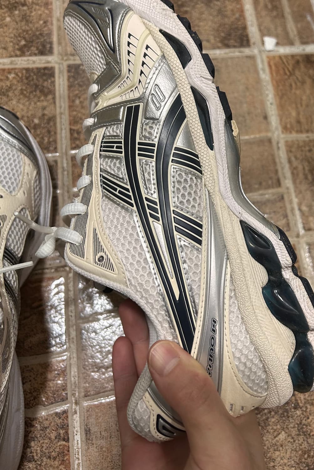 아식스 젤카야노14 화이트 미드나잇 상품이미지5