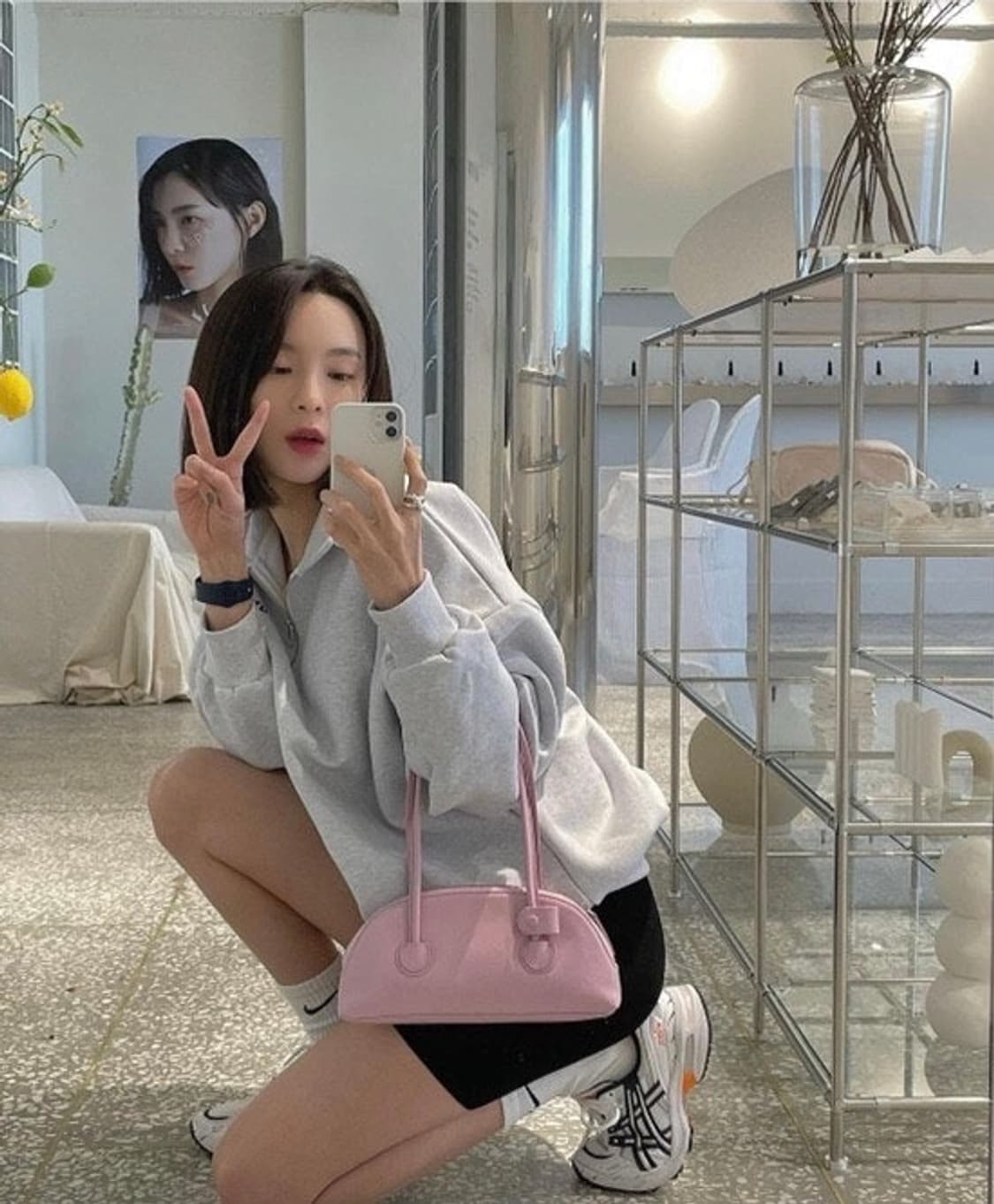 마지셔우드 베셋 숄더백 핑크 상품이미지1