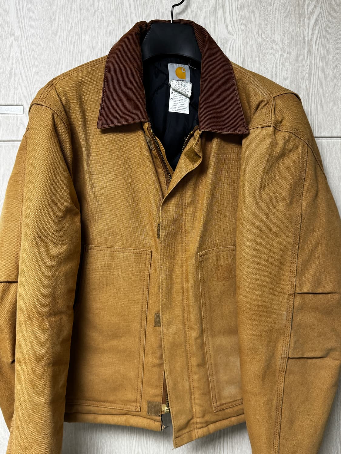 칼하트 아크틱 트레디셔널 자켓 J02 BRN 상품이미지2