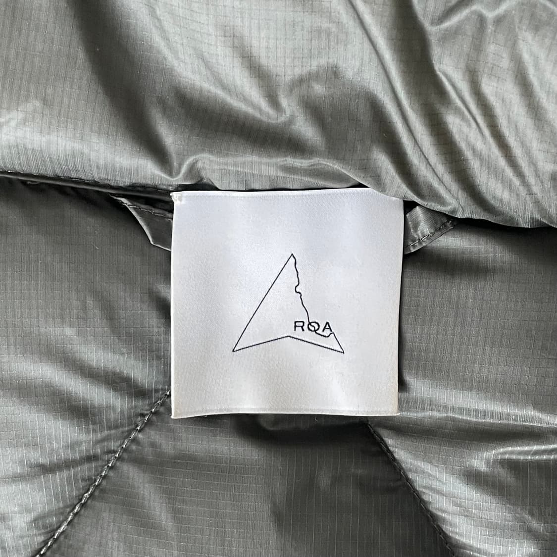 로아 하이킹 라이트 다운 자켓 다크 그린 상품이미지7