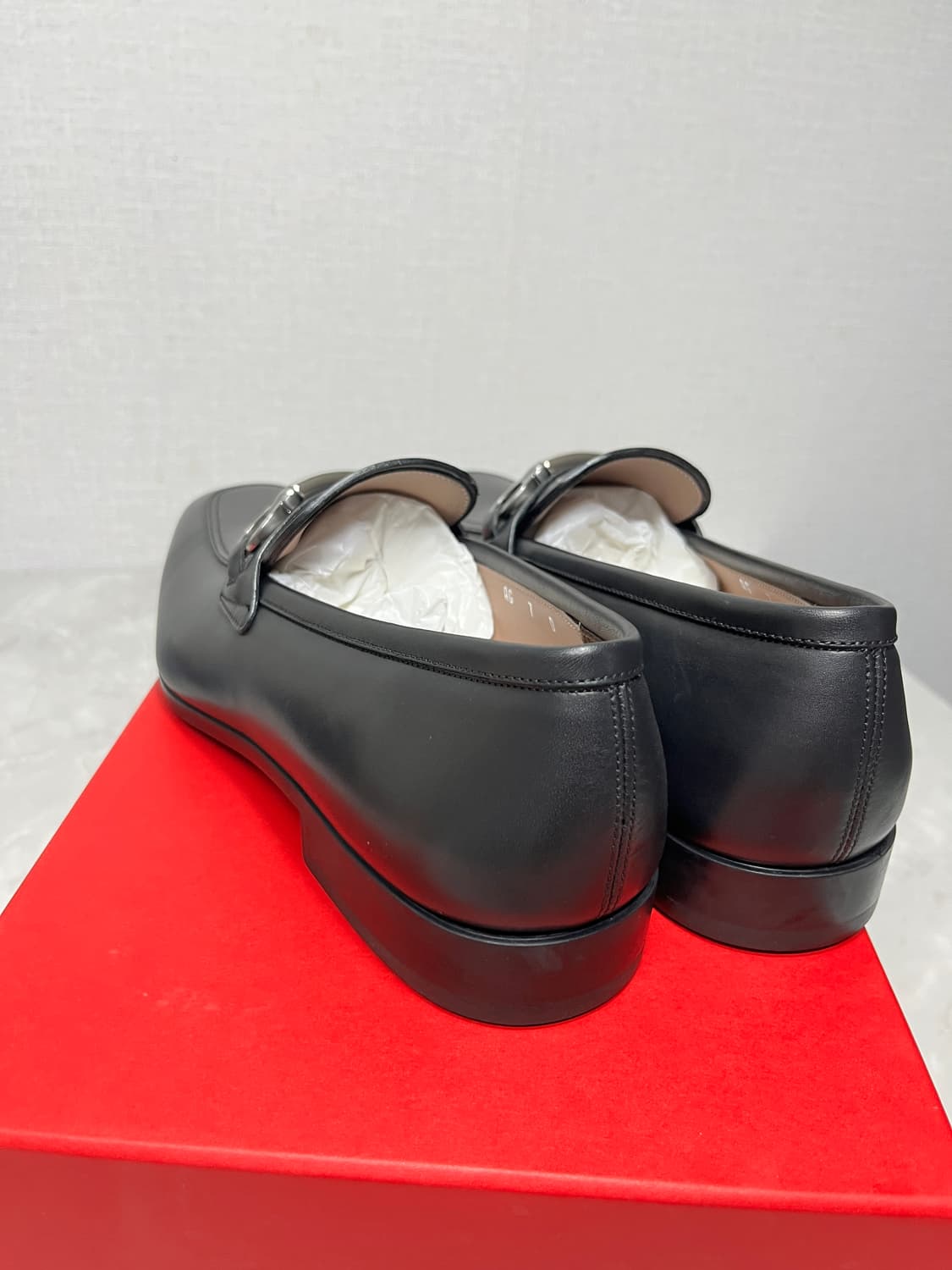 새상품)페라가모 남성 간치니 로퍼 블랙 7D (260추천) 상품이미지3