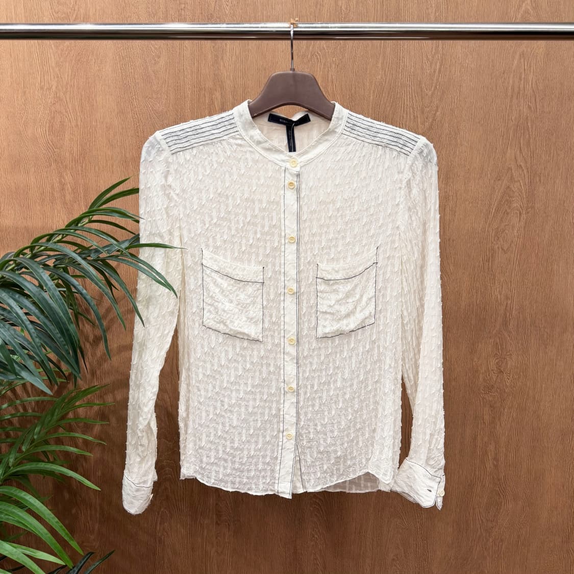 비씨비지 막스아즈리아 셔츠 시스루 숄더 스트라이프 스티치 디테일 화이트 상품이미지1