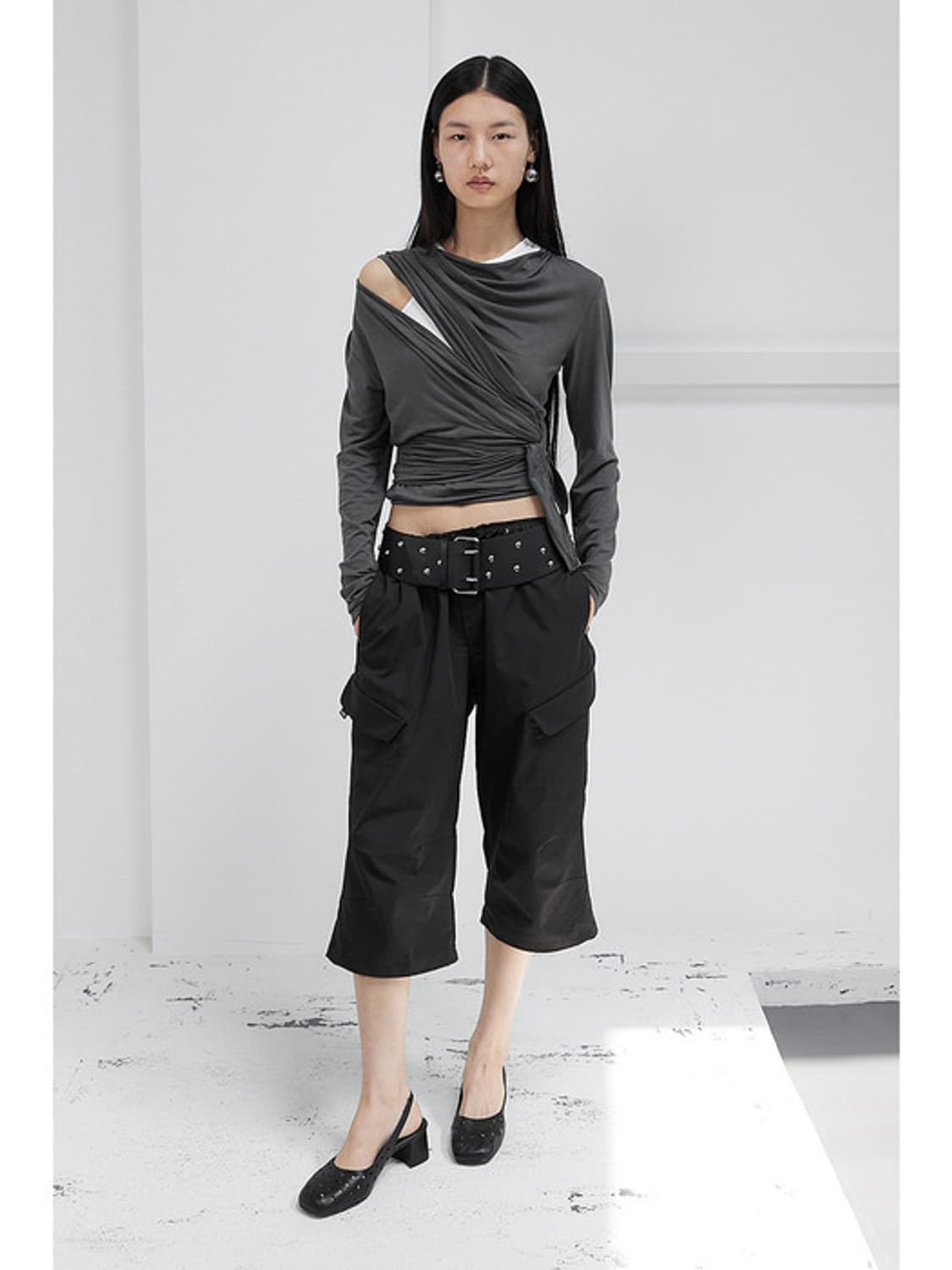 세릭 웨이스트 스트링 카프리 카고 팬츠 블랙 상품이미지2