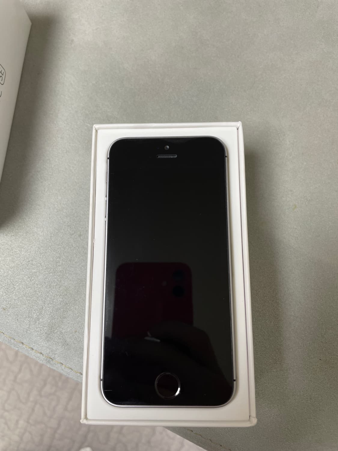 아이폰 SE 스페이스 그레이 상품이미지4