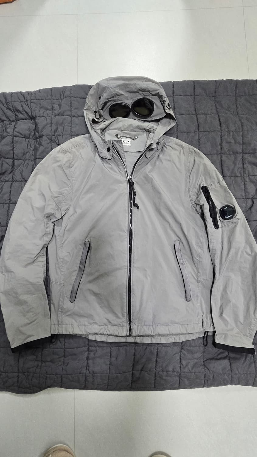 정품 cp컴퍼니 고글 후드 와펜 렌즈 그레이 바람막이 상품이미지2