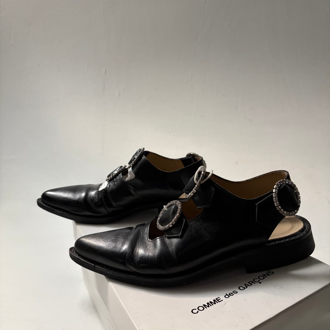 Crystal Buckle Cut-Out Shoes 상품이미지8