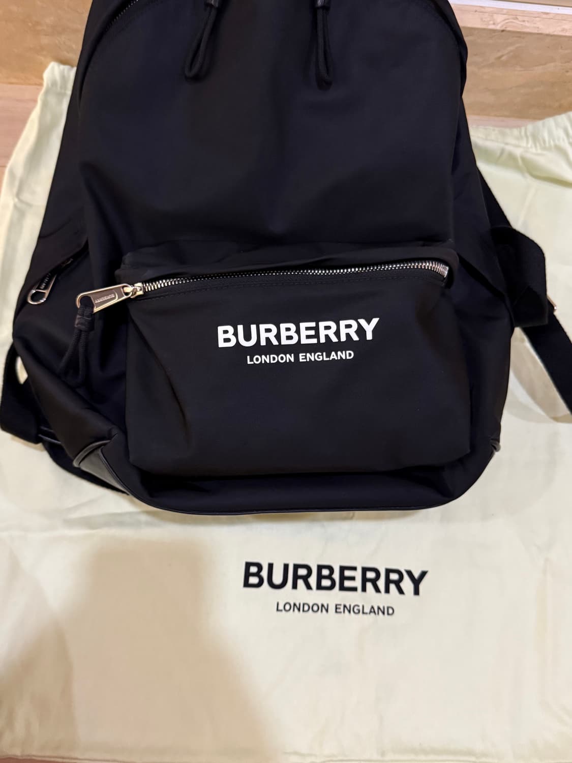 [정품/더스트백 포함] 버버리 나일론 백팩 블랙 상품이미지2