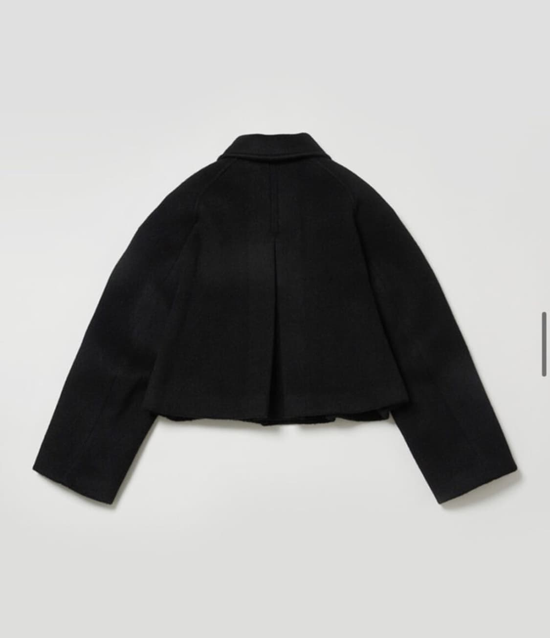 아모멘토 wide crop coat 상품이미지3