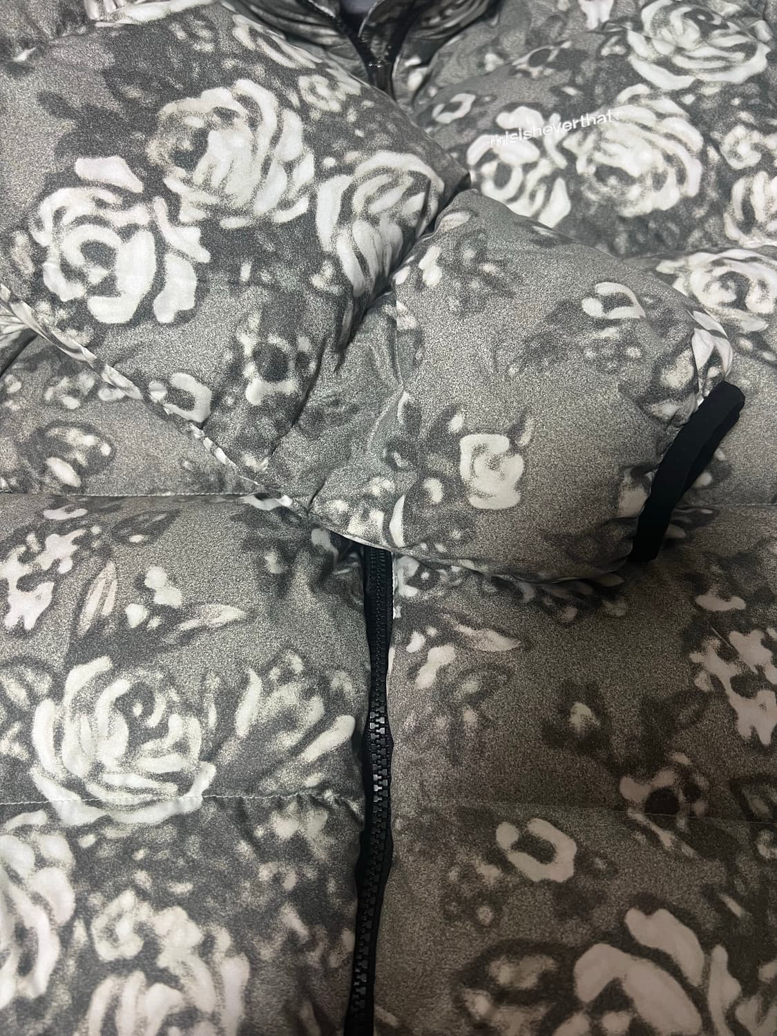 디스이즈네버댓 PERTEX® T 다운 재킷 플라워 그레이 상품이미지7