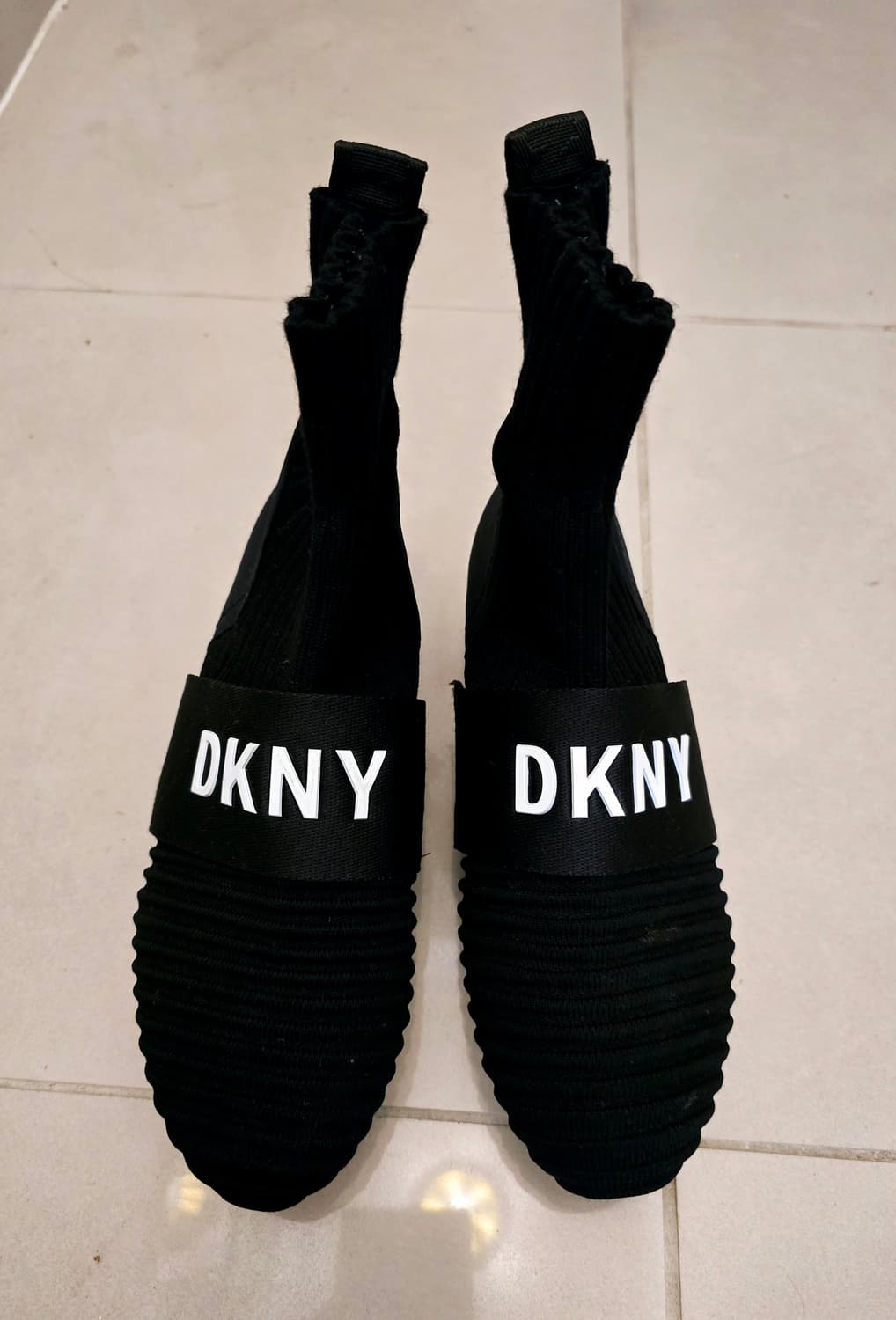 DKNY 블랙 니트 삭스 스니커즈 슈즈 운동화 상품이미지1