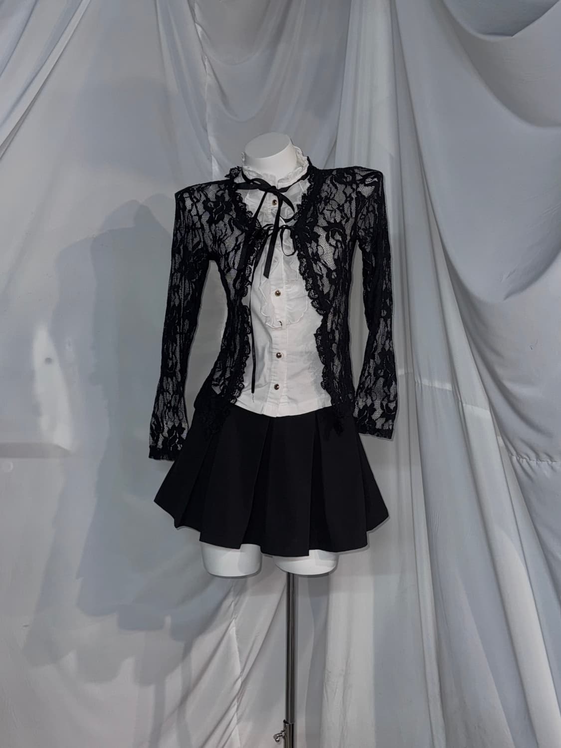 공겜여주깔 무채색 아일렛 디테일 레더 코디세트 상품이미지5