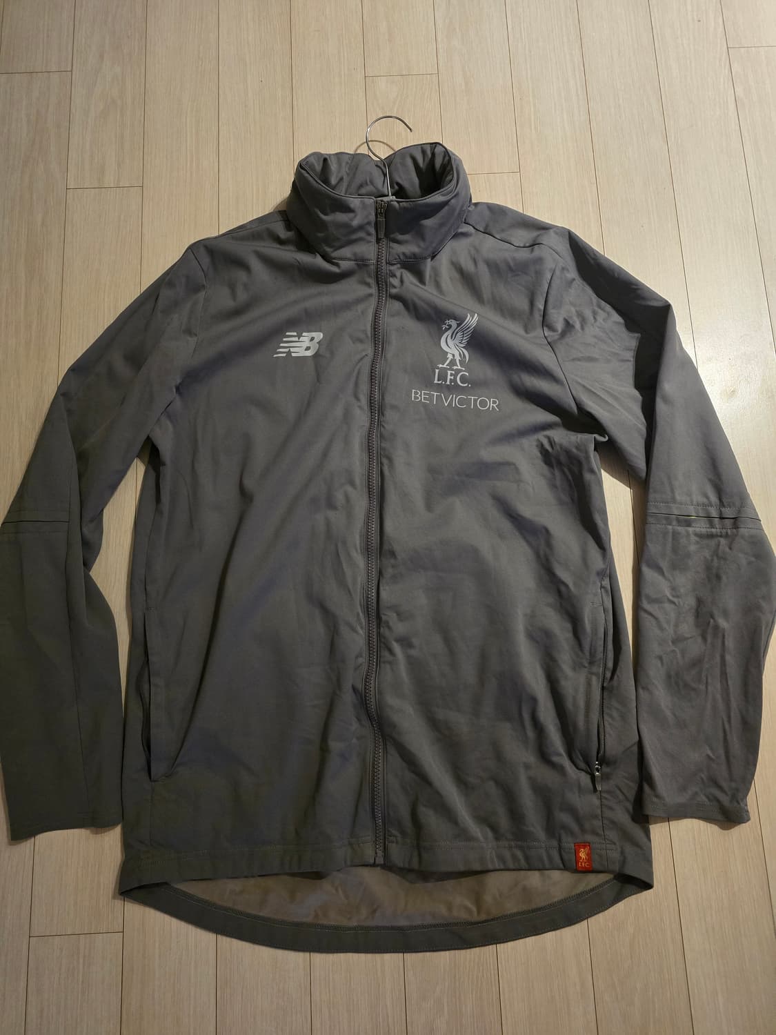 뉴발란스 리버풀 바람막이xl105 상품이미지1