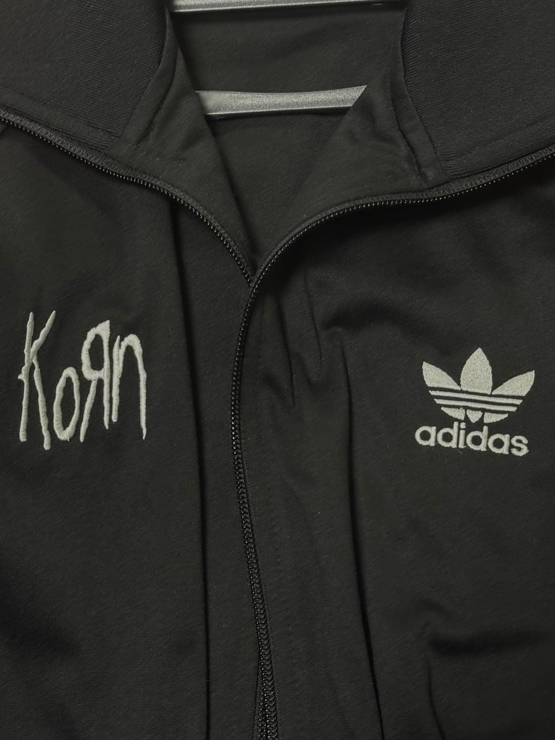 아디다스 Korn 콜라보 트랙탑 블랙 레드 판매합니다 콘 져지 트랙 상품이미지3