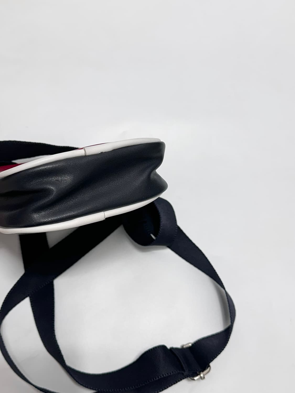 휠라 빅로고 미니 크로스백 올드스쿨 빈티지 상품이미지5