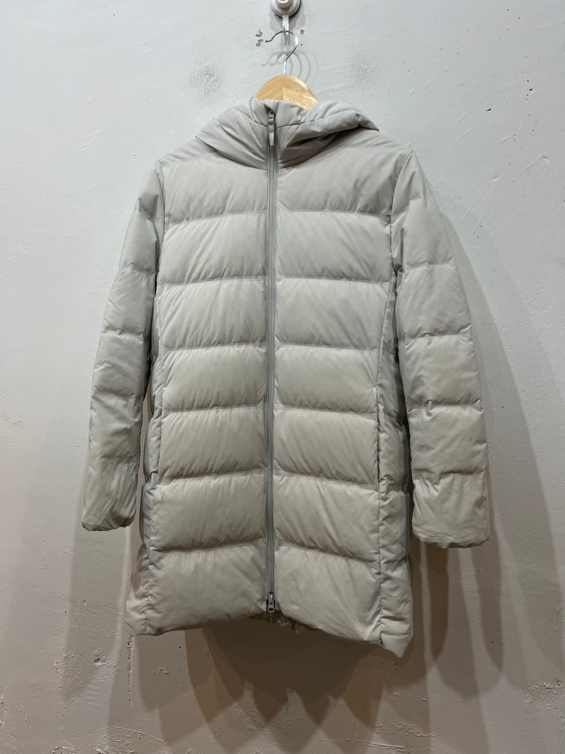 유니클로 여성 심리스 다운 패딩 XL 상품이미지1