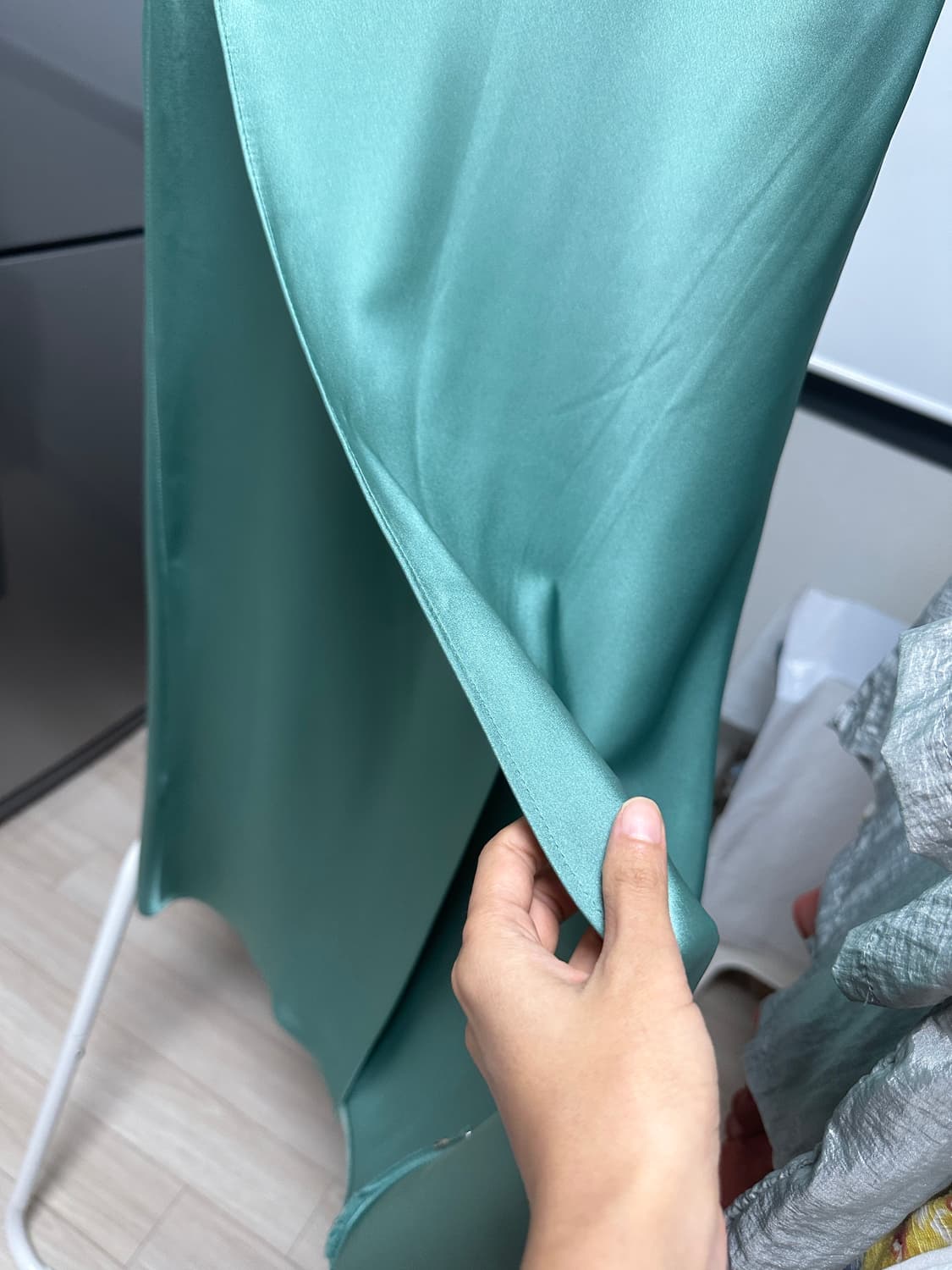 고퀄리티 실크 트임 롱치마 s 상품이미지3