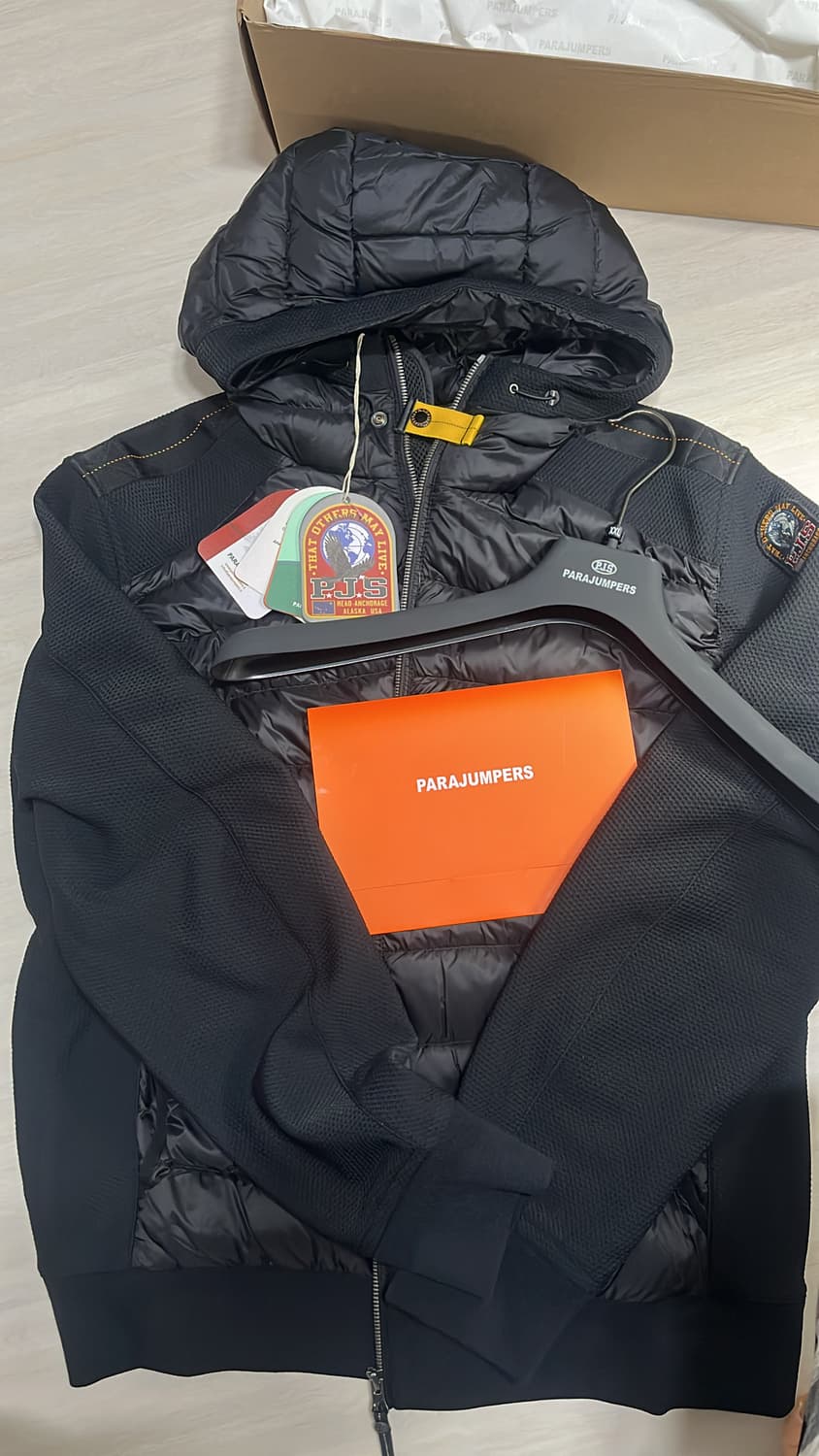 [미사용 새상품 풀구성]파라점퍼스 벅 경량패딩 25FW 상품이미지1