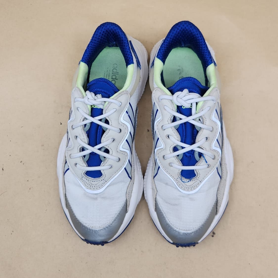 아디다스 오즈위고 여성운동화230 상품이미지2