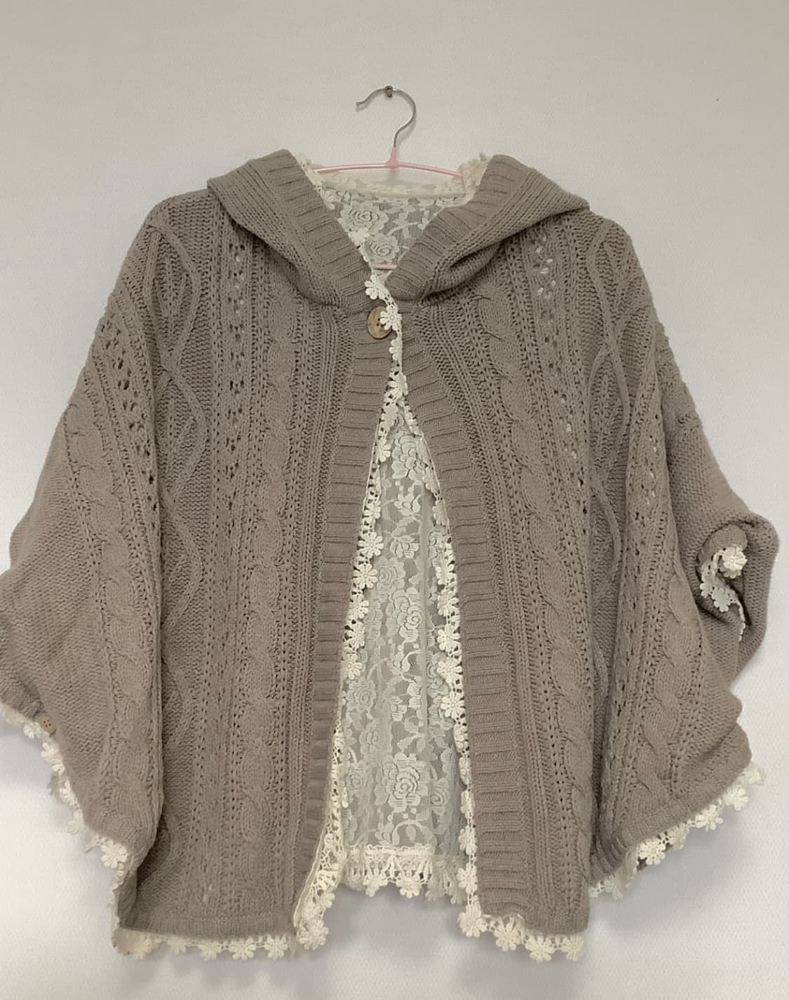 어스뮤직 리버시블 레이스 케이프 판쵸 베이지 사와코 모리걸 상품이미지1