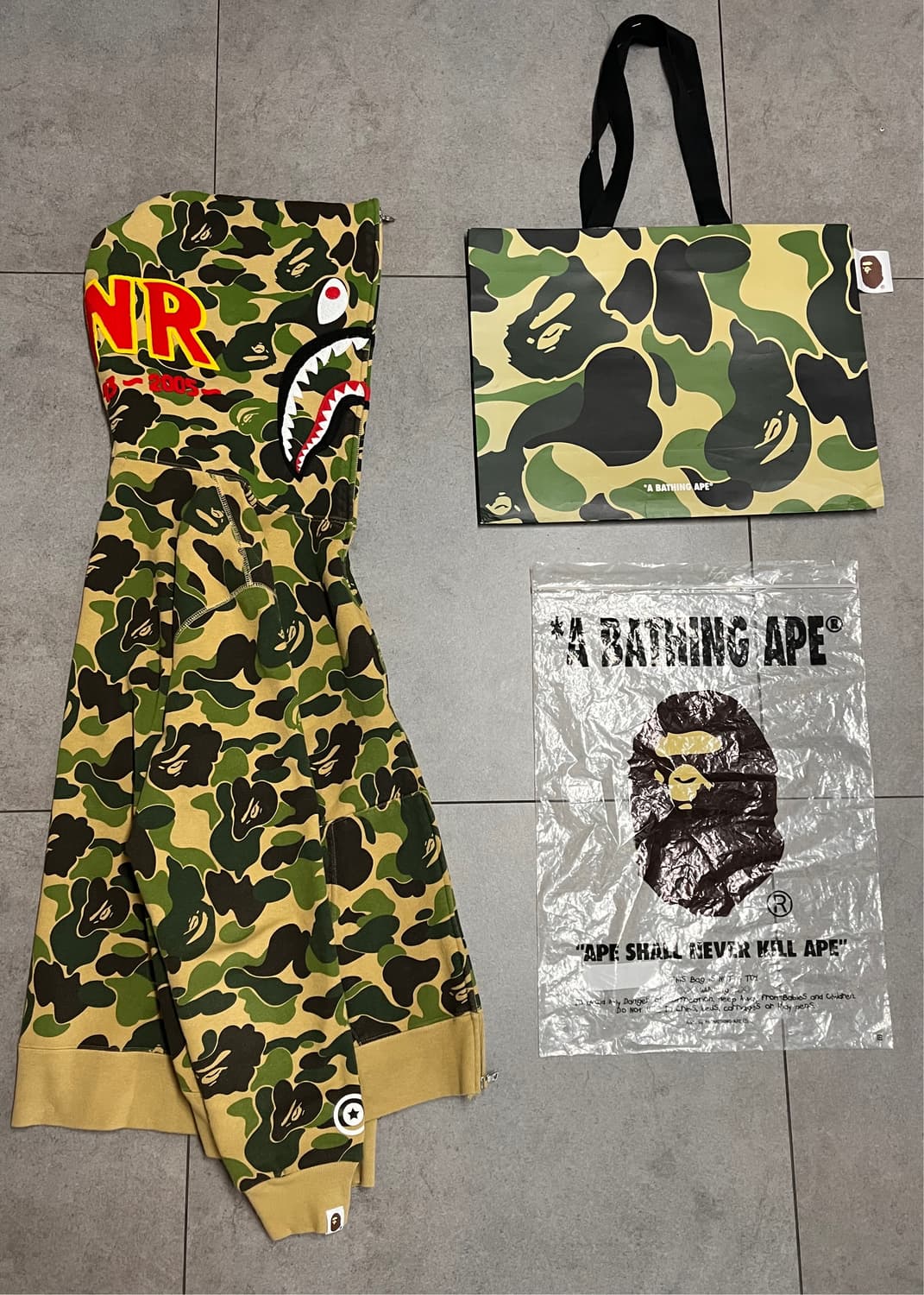 새상품급) 베이프 ABC 카모 녹계 샤크 후드집업 상품이미지1