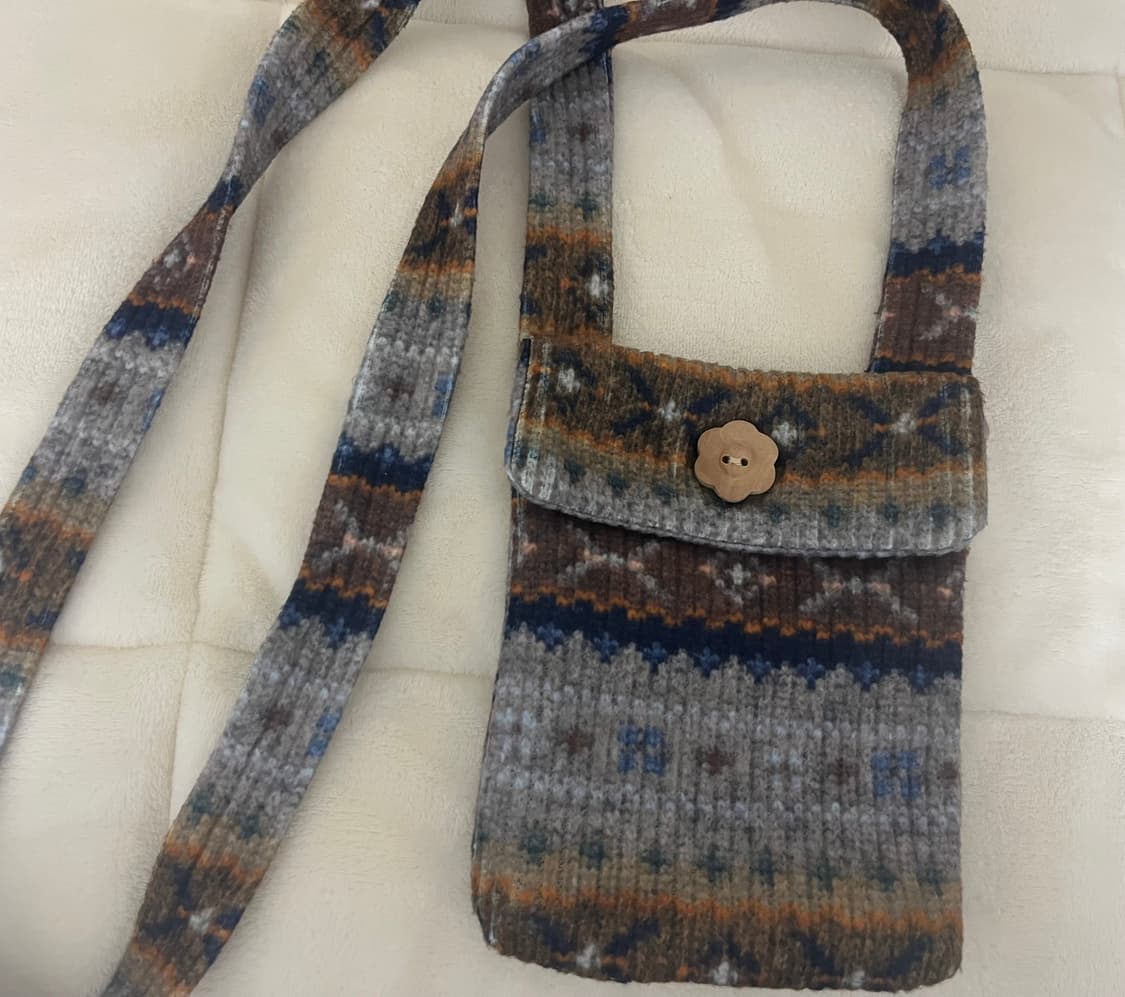 허그유어스킨 빈티지 미니니트백 vintage mini cross bag 상품이미지1