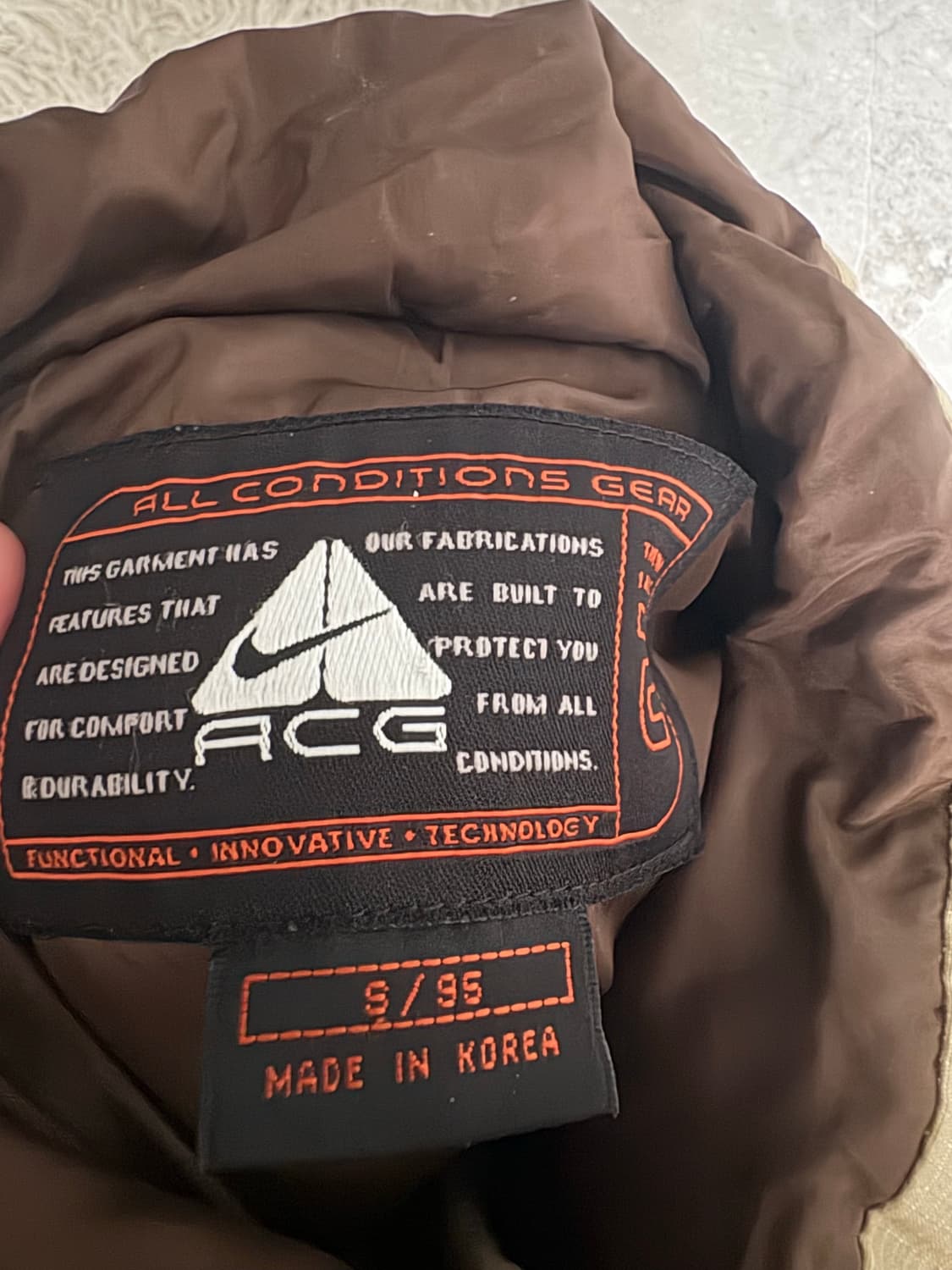 [100~105] 나이키 acg 경량패딩조끼 베이지 상품이미지4
