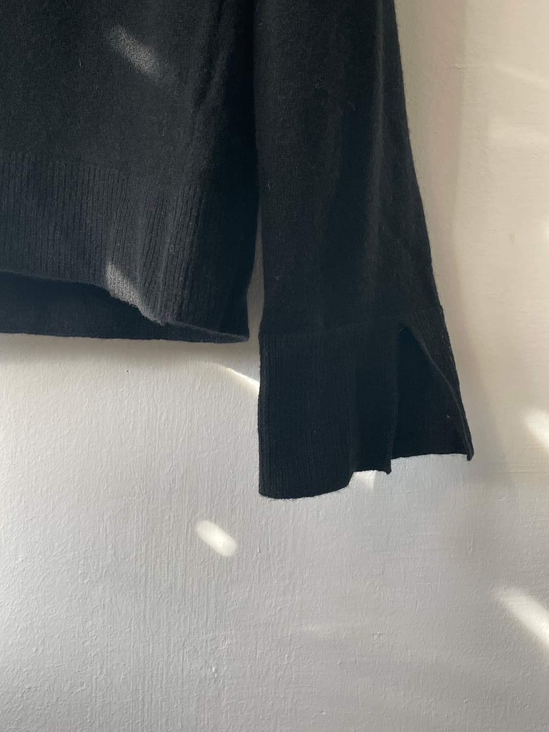 서브셋 프리미엄 라운드넥 울캐시 니트 블랙 새상품 상품이미지9