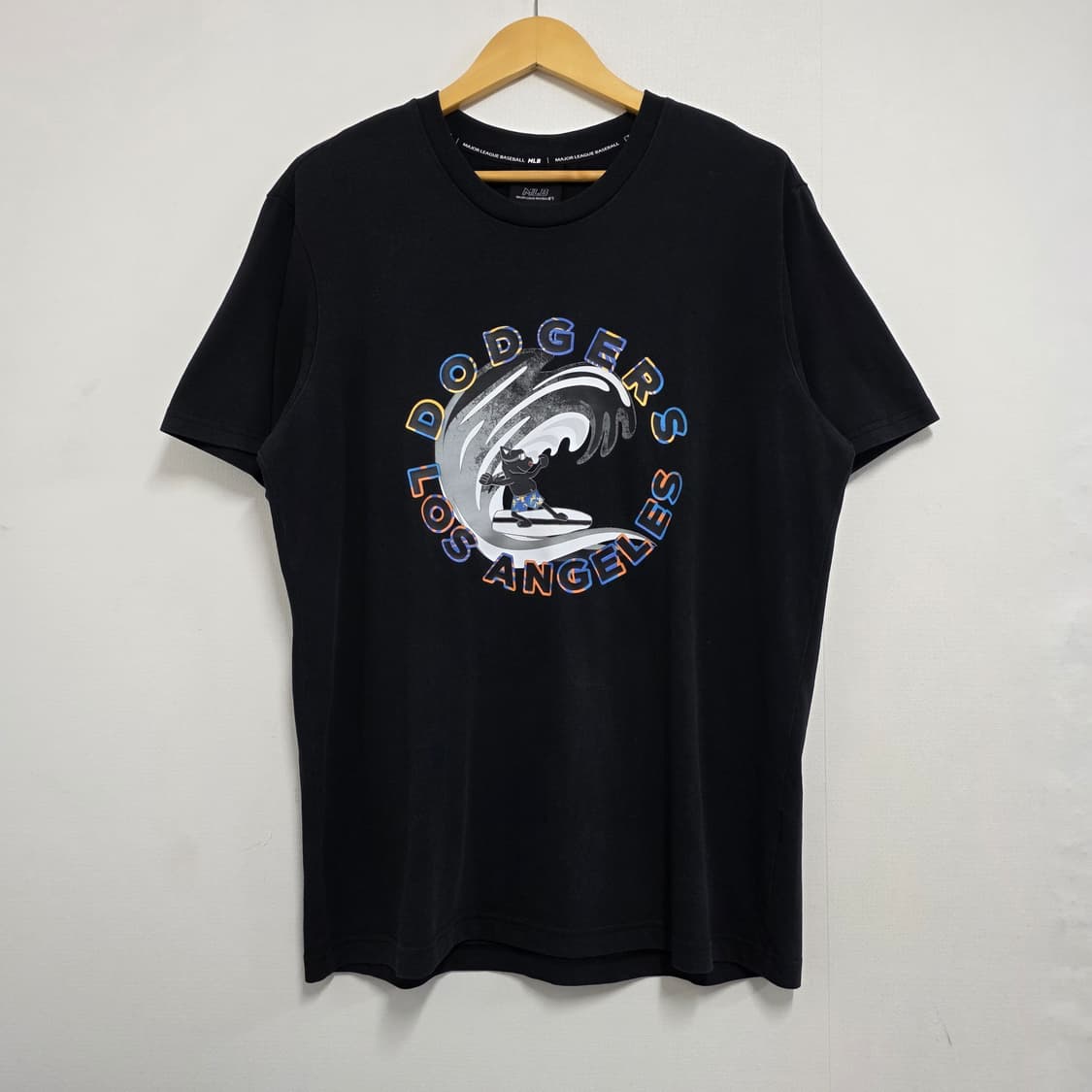 110 MLB 웨이브 서핑 프린트 반팔티셔츠 블랙 상품이미지2