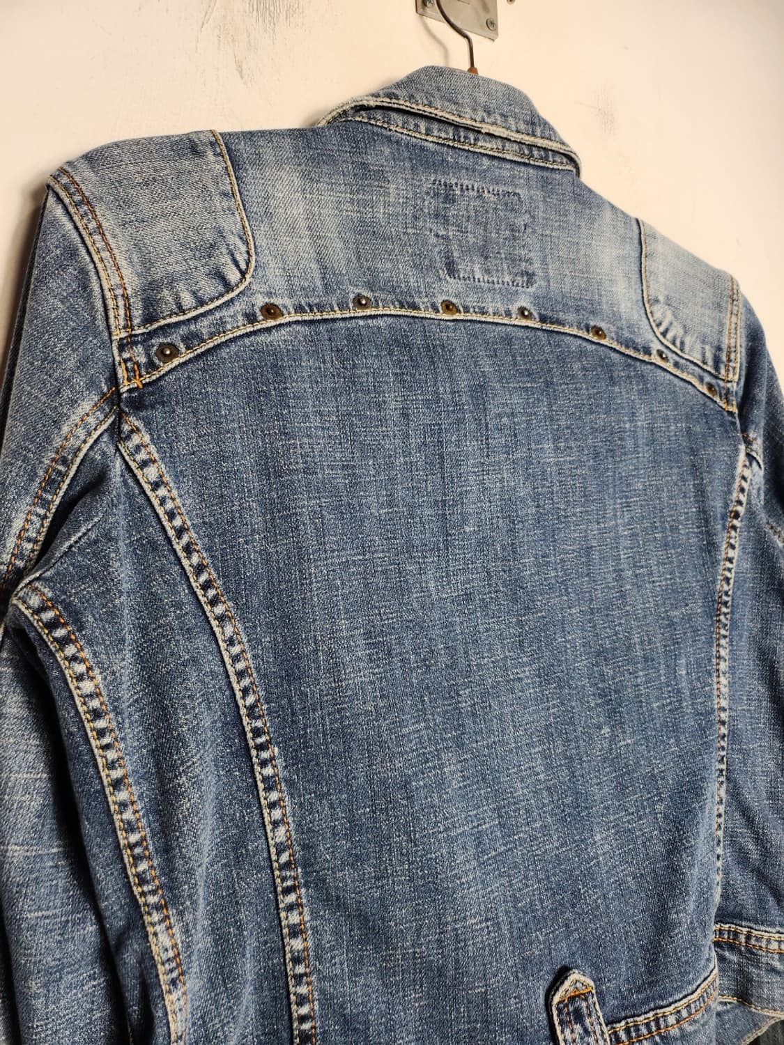 UCB 베네통 워싱 데님 자켓 상품이미지5