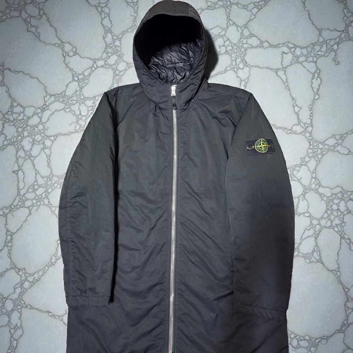 스톤아일랜드 하이퍼 덴스 나일론 트윌 프리마로프트 롱 후드 자켓 상품이미지1