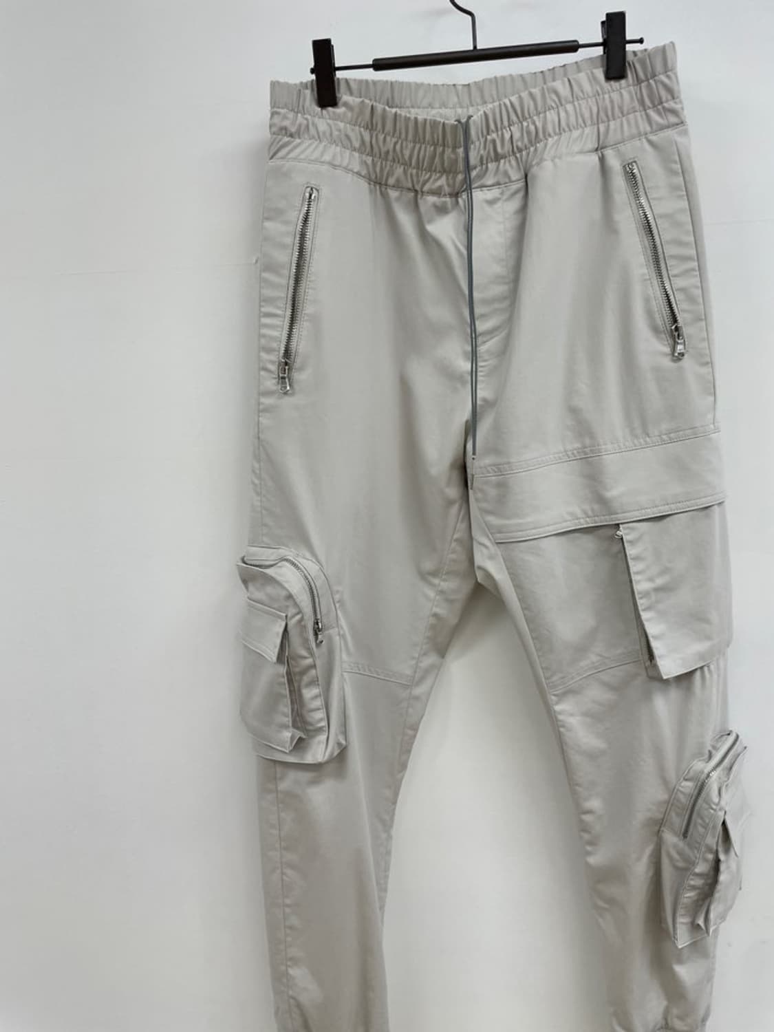 우영미 유틸리티 멀티 카고 조거 팬츠 연그레이 상품이미지3