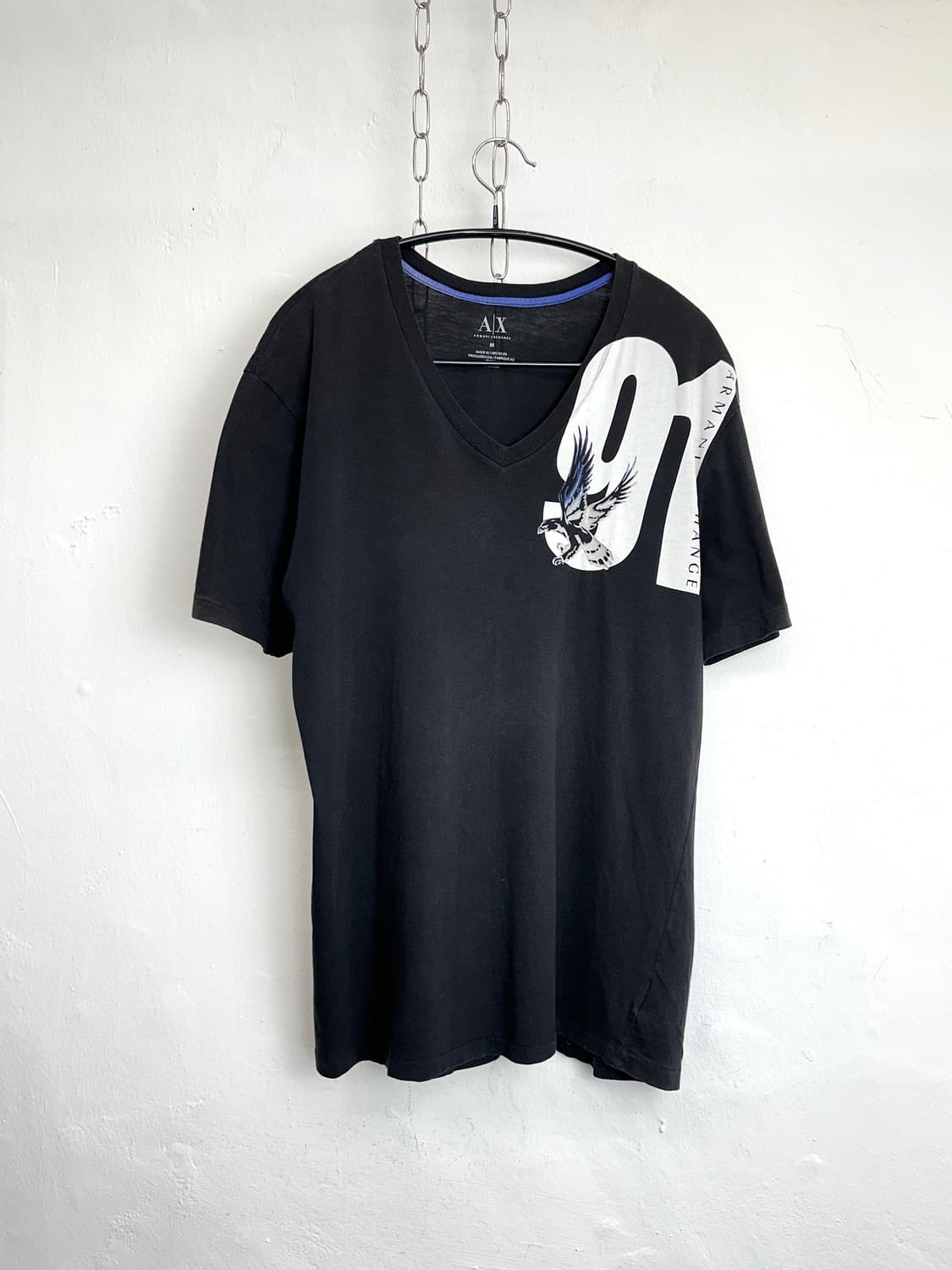 Armani Exchange “91 Eagle” Graphic V-Nec 상품이미지2