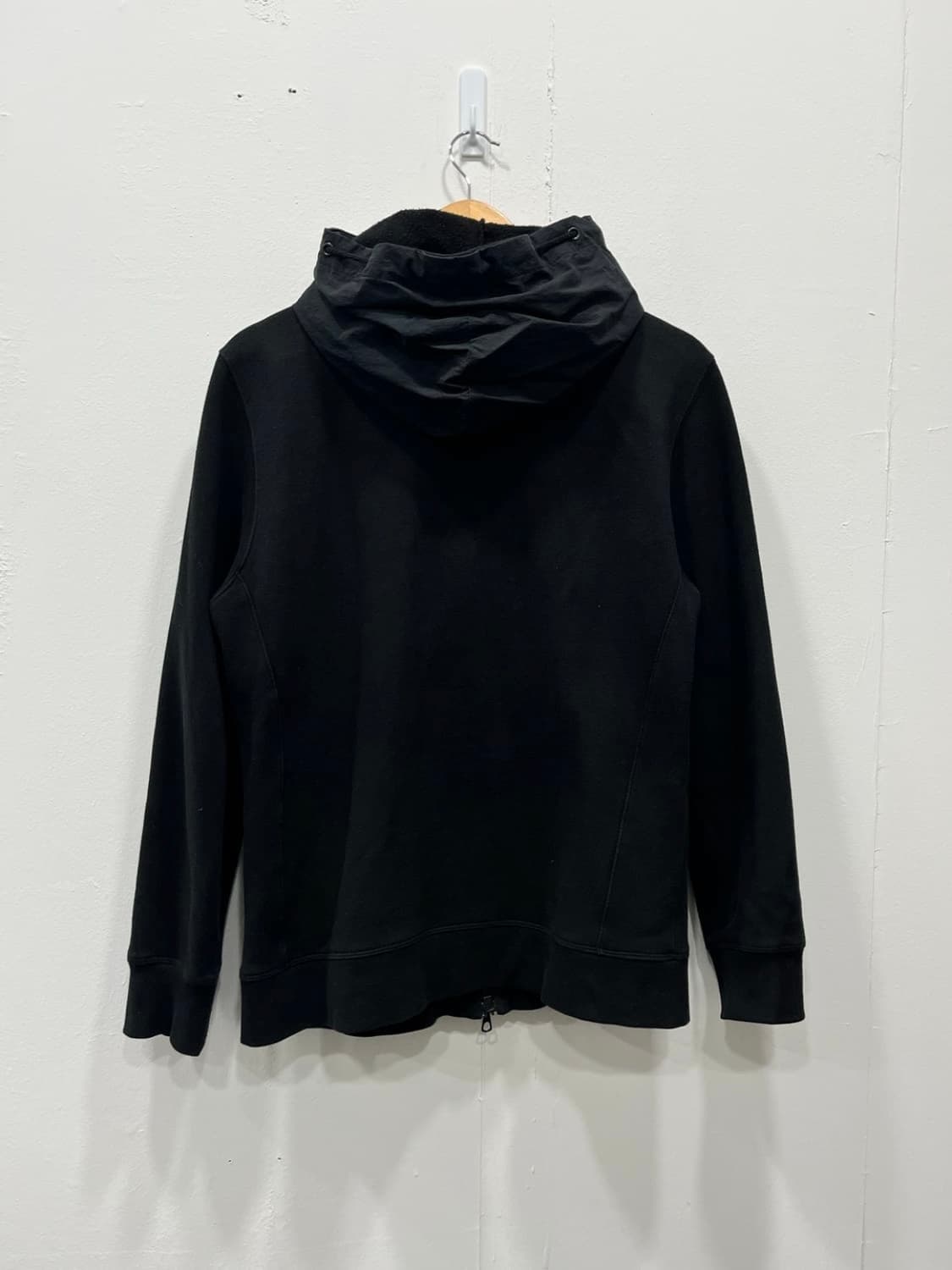 CP컴퍼니 하이넥 렌즈 후드 집업  상품이미지2