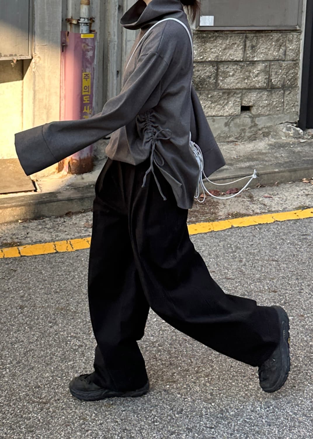 우화 WOOL HIGH NECK 블라우스 차콜 상품이미지6